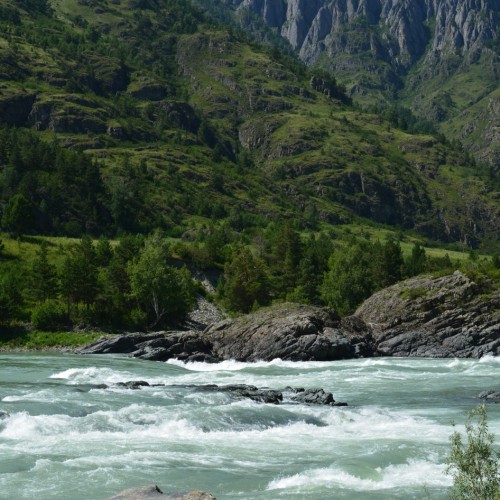 Знакомство с Алтаем своей компанией: снежные вершины, кристальные озёра и заповедные тропы