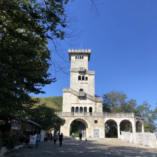 Красота и легенды близлежащих гор