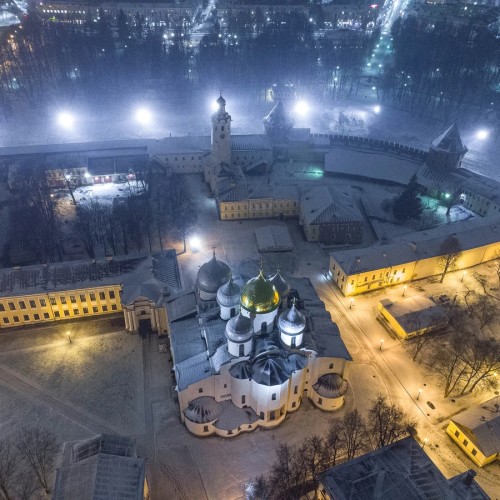 Два центра Великого Новгорода: кремль и Ярославово дворище