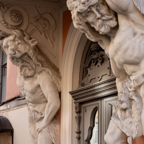 Нетривиальная прогулка за пределами золотого треугольника Петербурга