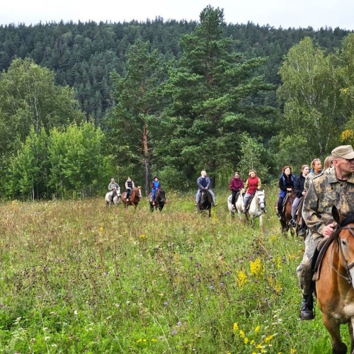 Выходные в селе Кага с проживанием в купольным доме, конной прогулкой и сплавом (всё включено)