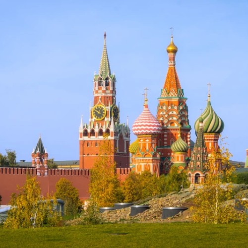 Красная площадь и парк «Зарядье»