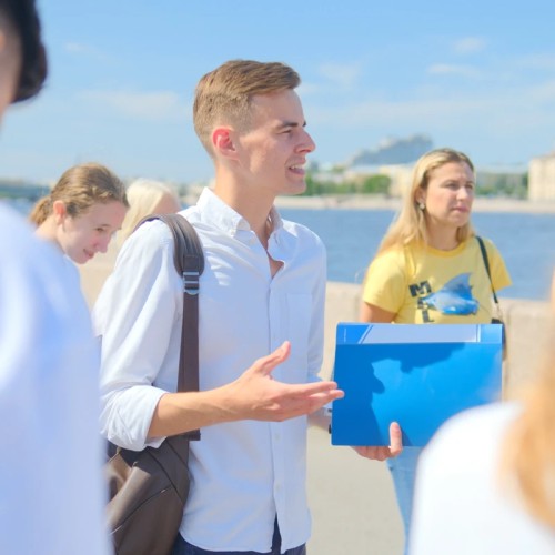 Петербург — город трёх революций