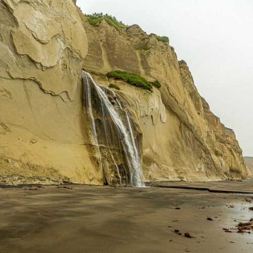 На Кунашир за вулканическими пейзажами: активное путешествие на внедорожнике в мини-группе