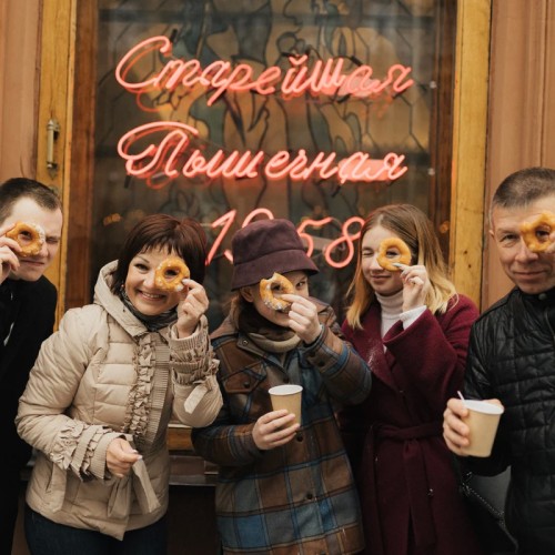 Экспресс-фотопрогулка по Дворцовой площади и окрестностям