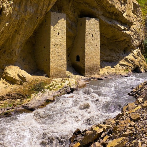 Впечатляющая Чечня в мини-группе: горы, озёра, современные мечети и средневековые башни