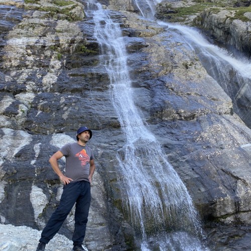 На джипах к водопадам Домбая и Архыза: индивидуальный отпуск с лёгкими треккингами