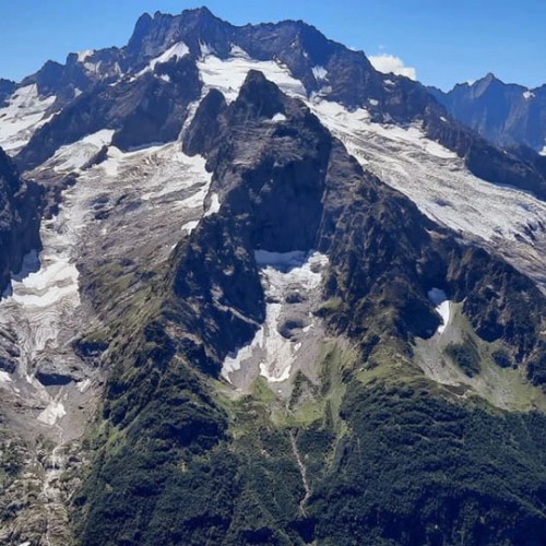 Лёгкий треккинг в горах Домбая с комфортом