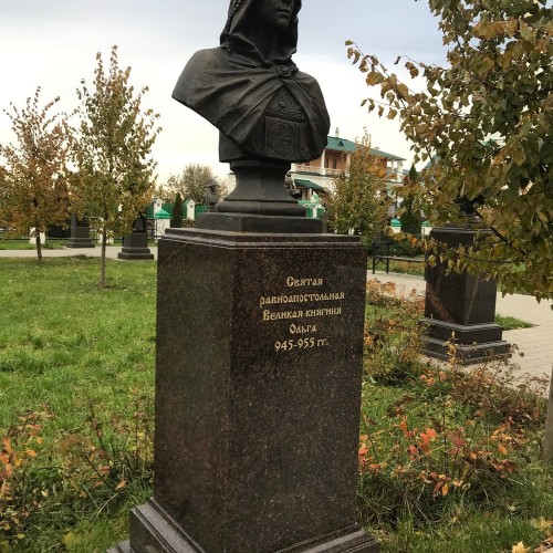 Уроки истории в Печерском монастыре: Рюриковичи и Романовы (в группе)