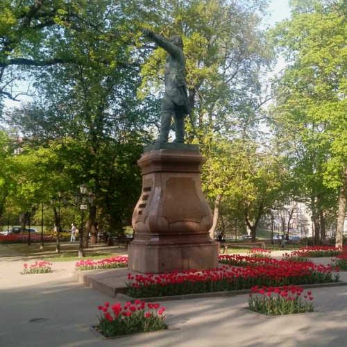 По Большой Дворянской: от дома Маршака до дворца Екатерины Великой