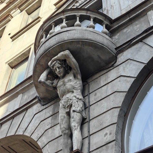 Петроградская сторона: дома и люди