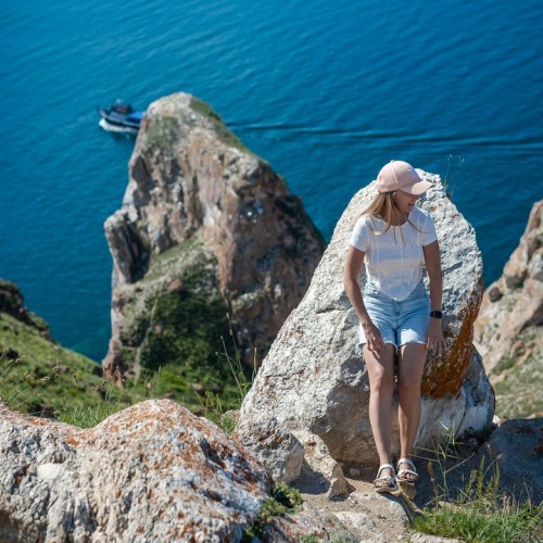 Летний Байкал: Листвянка и Ольхон, водные прогулки и КБЖД, музеи и треки по мысам