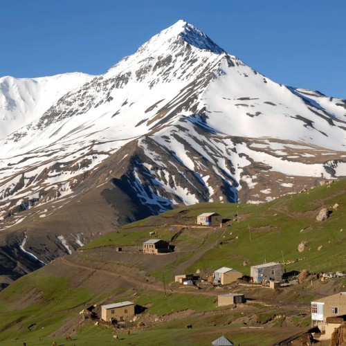 Выше только звёзды: восхождение на Базардюзю с фотосъёмкой (мини-группа)