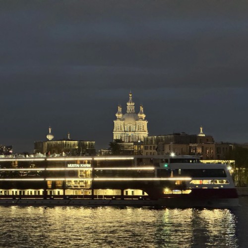 Все монастыри Петербурга: архитектурное путешествие