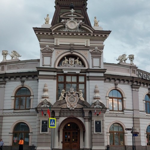 Красивые истории Кремлёвской улицы