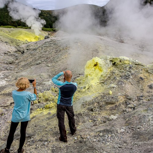 На Кунашир за вулканическими пейзажами: активное путешествие на внедорожнике в мини-группе