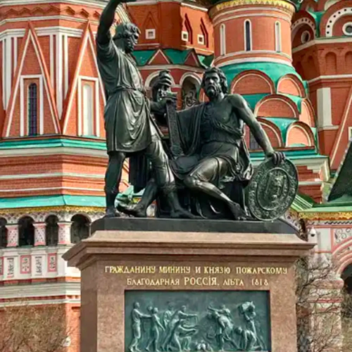 Квест-прогулка «Пропавшие страницы Красной площади»