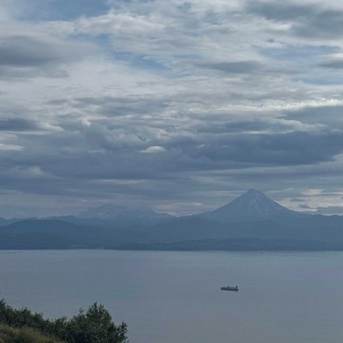 Там с коптера видны вулканы: экспедиция по Камчатке с выходом в море