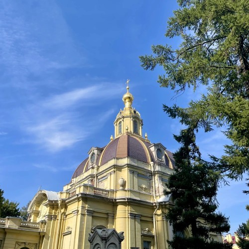 Петропавловская крепость: собор, тюрьма и старинные стены