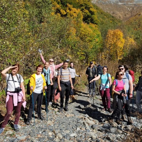 Лёгкий треккинг в горах Домбая с комфортом