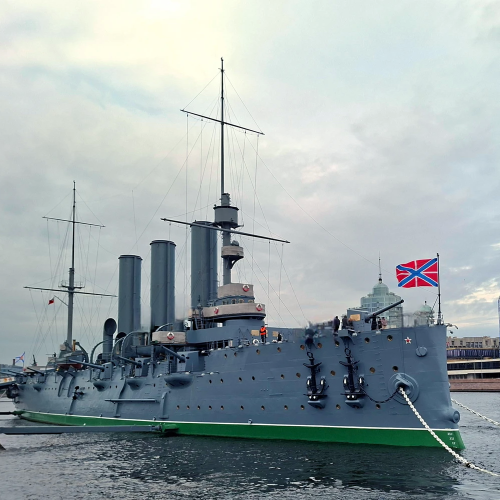 Полуденный выстрел и колоннада Исаакиевского собора