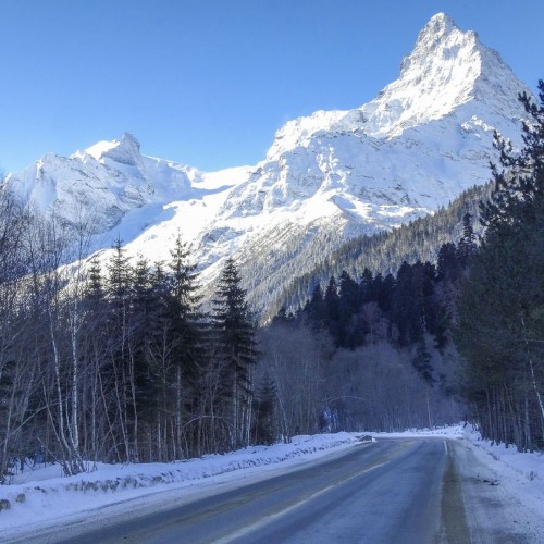 Джип-путешествие на Кавказ: курортный Кисловодск и нарзаны и горы-великаны Домбая