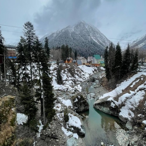 Своей компанией по Домбаю: Тебердинский заповедник, горы, пещеры, озёра