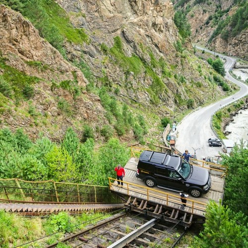 Ледяная поляна Азау и озеро Гижгит из Пятигорска