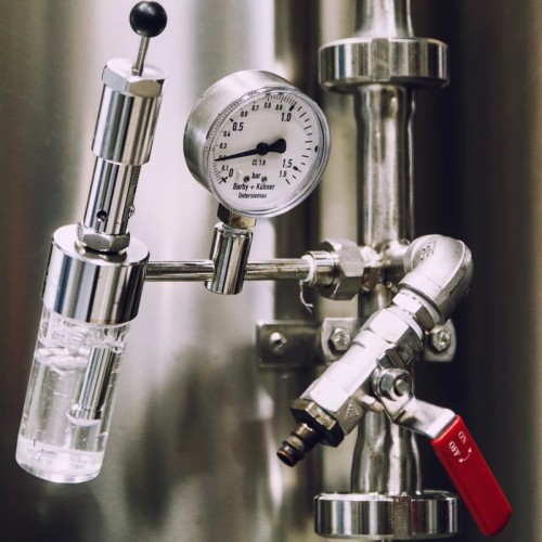 Старейшая крафтовая пивоварня в центре Петербурга (18+)