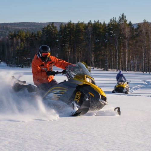 Активный тур на зимний Байкал: катание на снегоходе, хивусе и коньках и подлёдная рыбалка