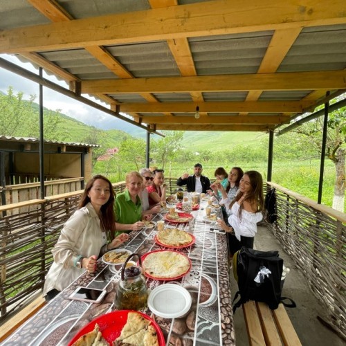 Автотрип по Северной Осетии: ущелья, башни, арт-объекты