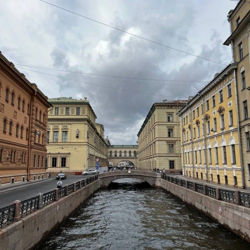 Три взгляда на город: неклассическая прогулка по Петербургу