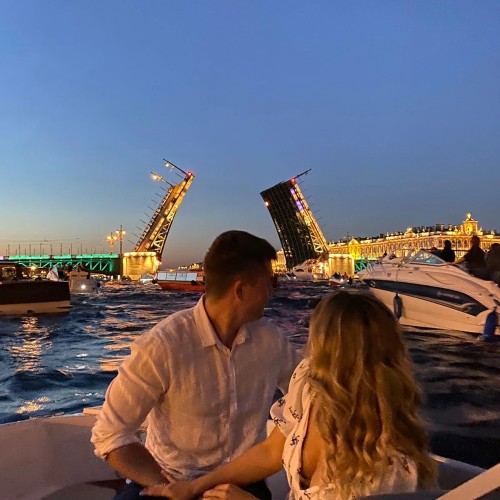 Развод мостов — на катере