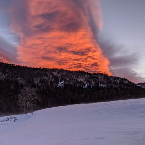 Из Горно-Алтайска — на айс-флоатинг в Телецком озере
