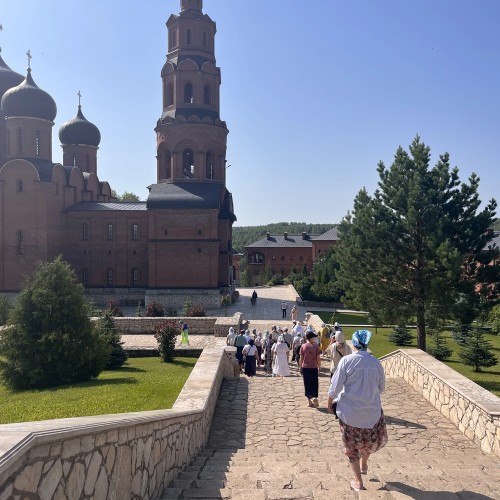 Из Уфы — к монастырю «Святые кустики», ГЭС и природным сокровищам Башкирии