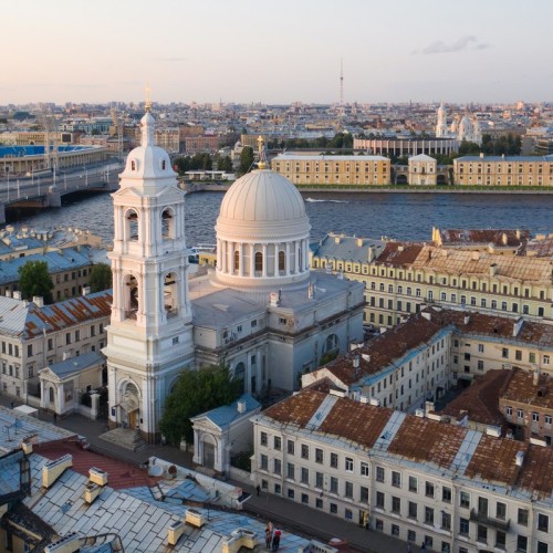 Такой разный Васильевский остров: на авто премиум-класса