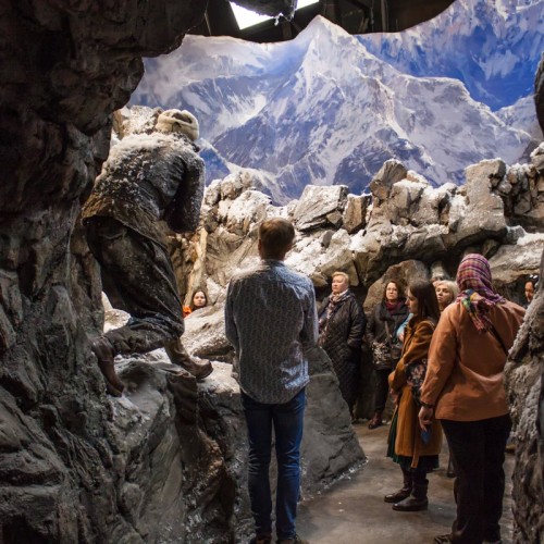 Пропавшие в кинохронике: экскурсия по иммерсивной инсталляции «Ленфильма»