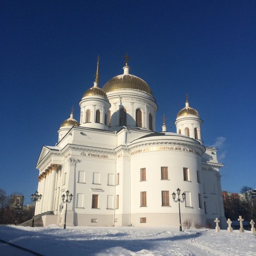 По Екатеринбургу — с французским акцентом, десертом и обедом (всё включено)