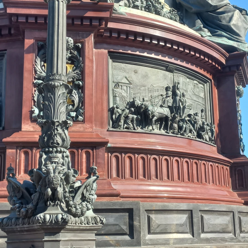 Архитектура и легенды Исаакиевской площади