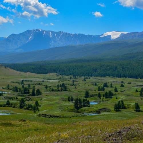 Знакомство с Алтаем своей компанией: снежные вершины, кристальные озёра и заповедные тропы