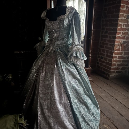 Индивидуально в Калининград: экскурсии, пикник на берегу и прогулка на катере