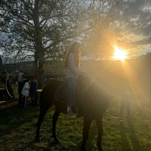 Всё лучшее на Кавказе — для вас: топ-локации, кухня, отдых на источниках, конная прогулка, рыбалка