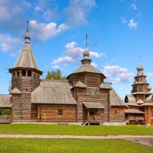 Родные просторы вблизи златоглавой: древние города, мастер-классы, застолья и отдых на пасеке