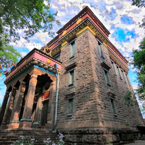 Дацан Гунзэчойнэй — экскурсия с ламой