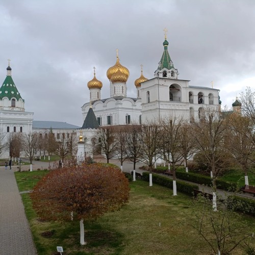 Ипатьевский монастырь в Костроме: от основания до наших дней