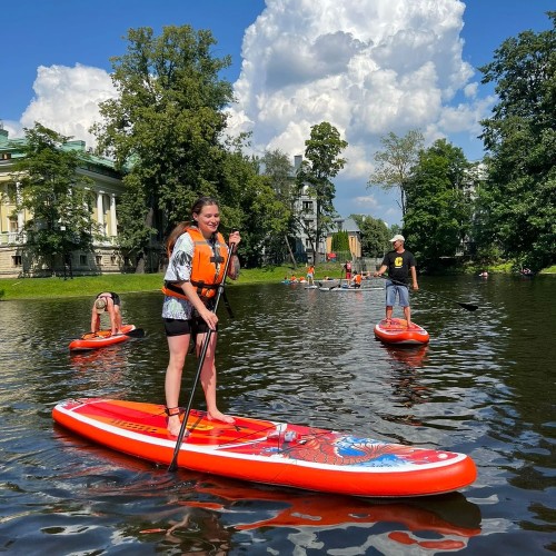 На сапах — по Каменному острову