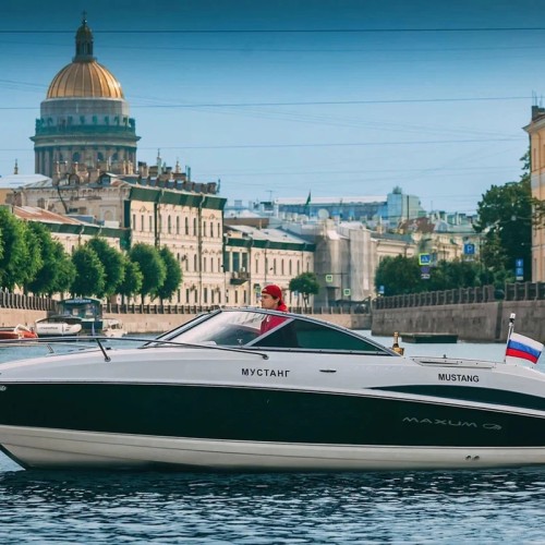 Петербург с воды и разводные мосты: на катере Mustang с капитаном