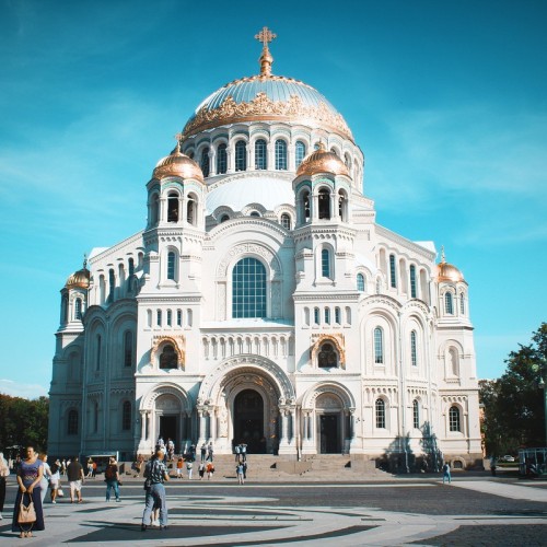 Город-крепость Кронштадт и Нижний парк Петергофа