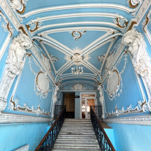 Душа Петербурга: парадные, дома и тайные дворы