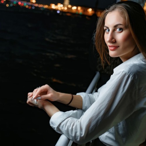 Пять разводных мостов — на теплоходе с гидом